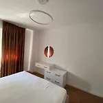 Ez